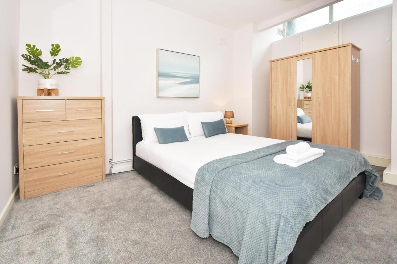 Wistaston House By Yourstays 5 Double Bedrooms And 2 Bathrooms, Great For Groups! Book Now! 克鲁 外观 照片