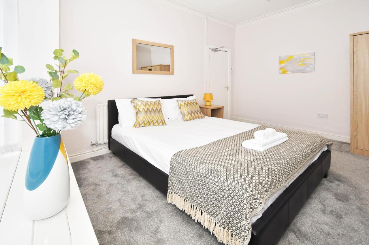 Wistaston House By Yourstays 5 Double Bedrooms And 2 Bathrooms, Great For Groups! Book Now! 克鲁 外观 照片