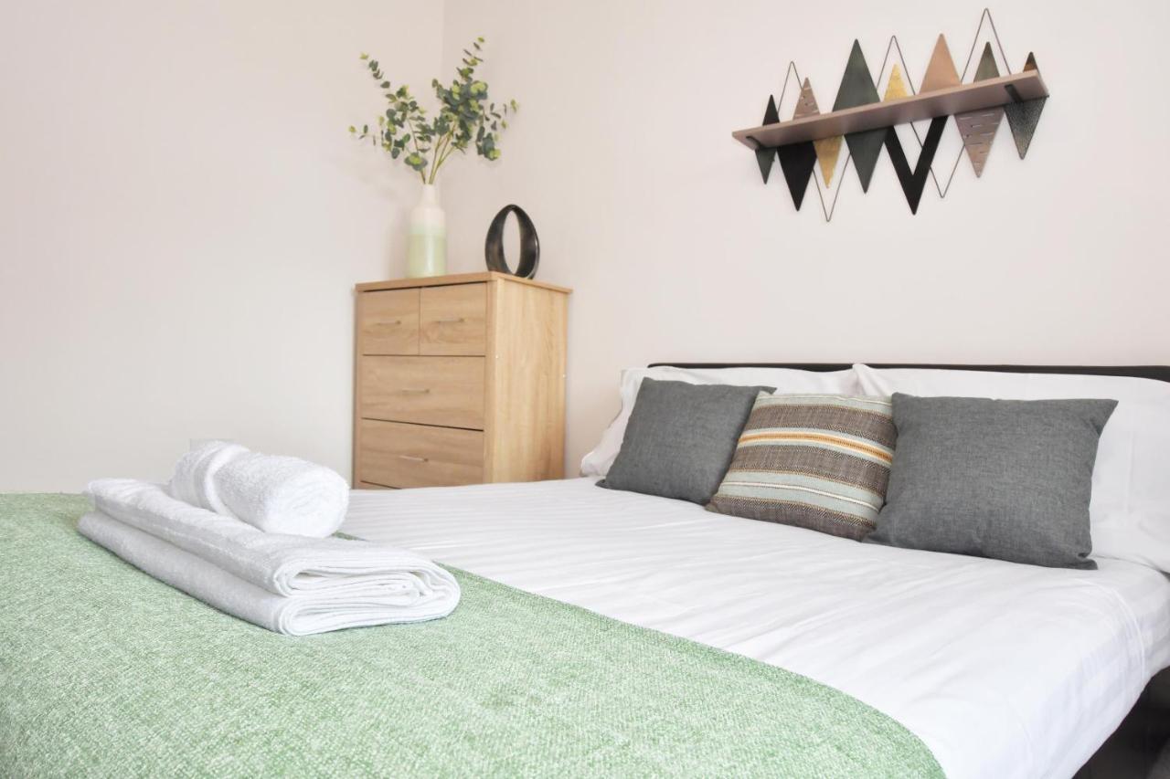 Wistaston House By Yourstays 5 Double Bedrooms And 2 Bathrooms, Great For Groups! Book Now! 克鲁 外观 照片