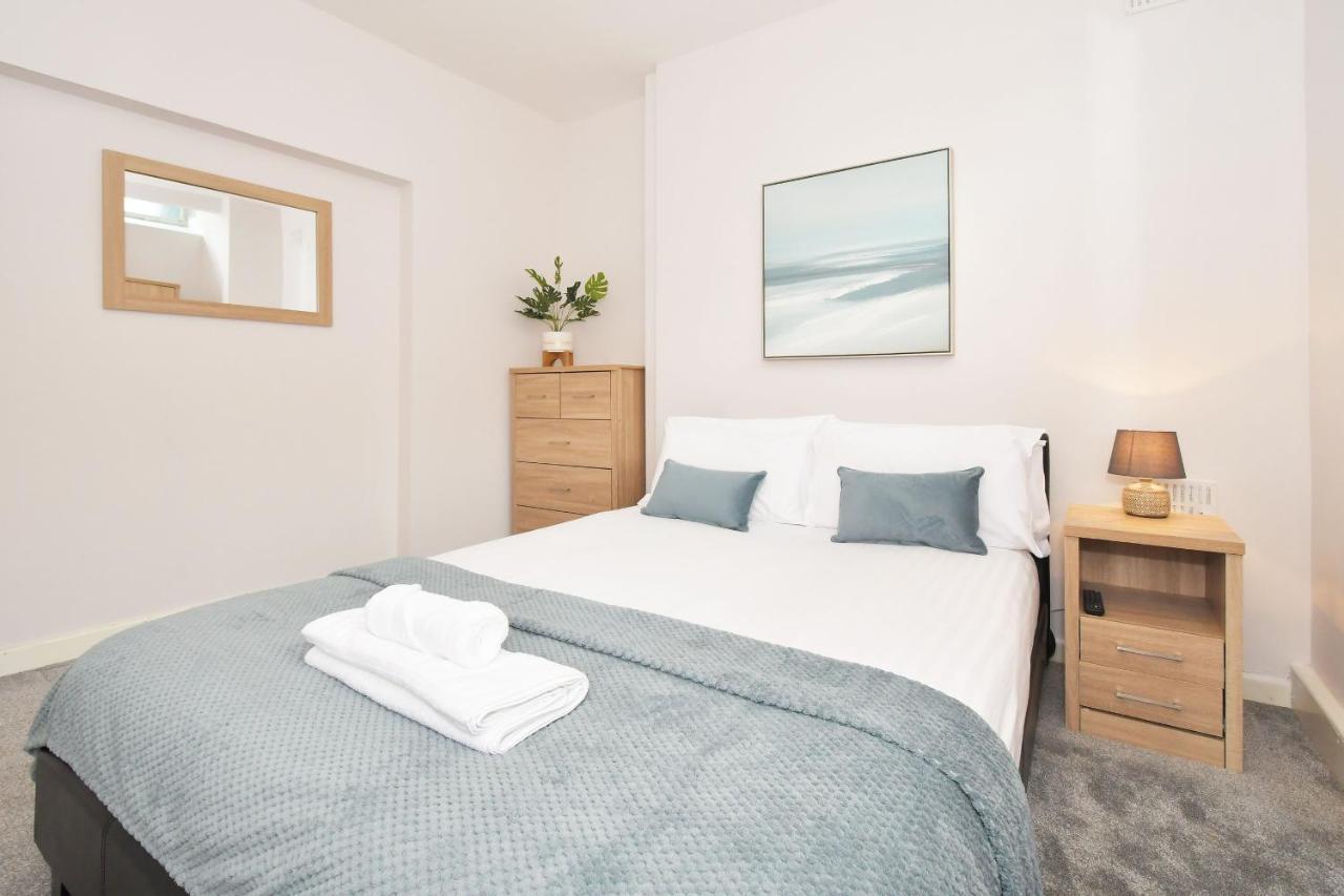 Wistaston House By Yourstays 5 Double Bedrooms And 2 Bathrooms, Great For Groups! Book Now! 克鲁 外观 照片