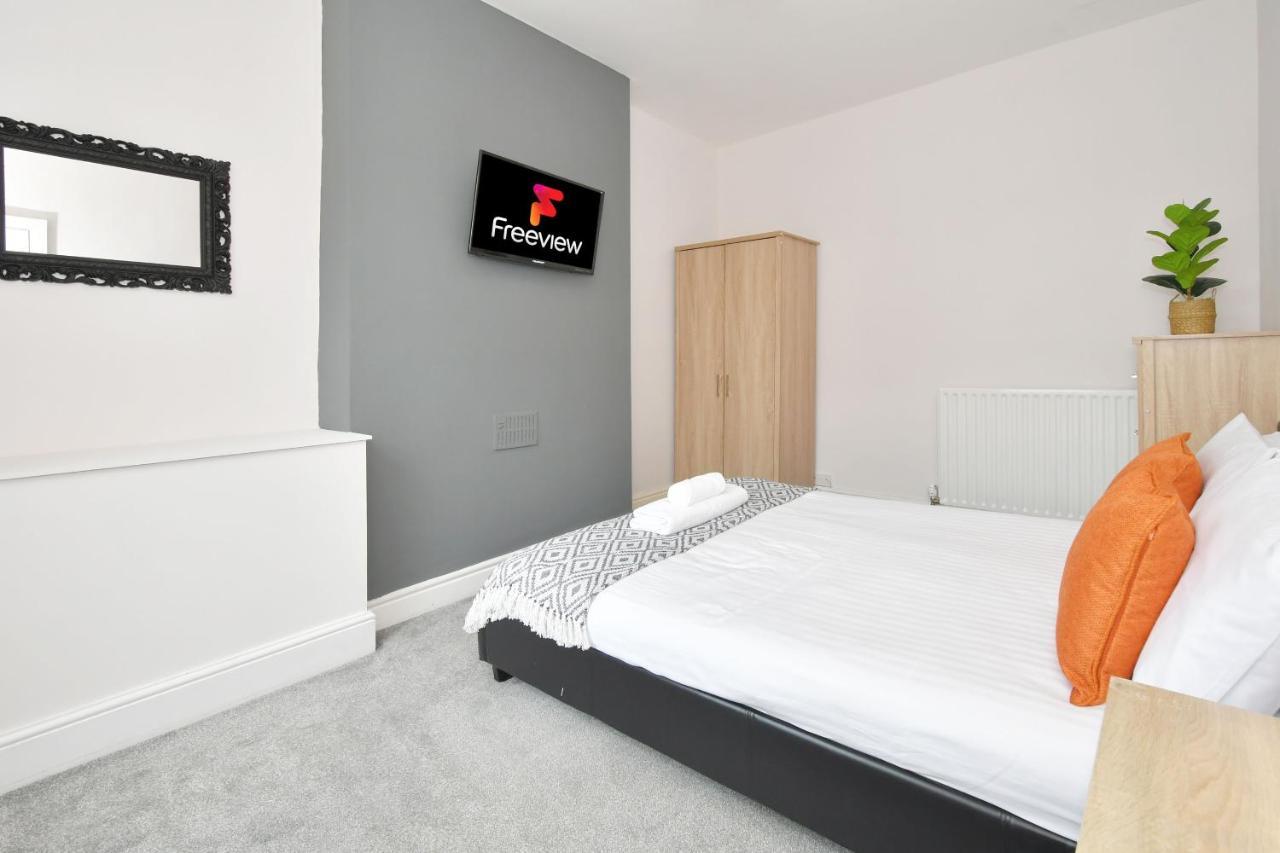 Wistaston House By Yourstays 5 Double Bedrooms And 2 Bathrooms, Great For Groups! Book Now! 克鲁 外观 照片