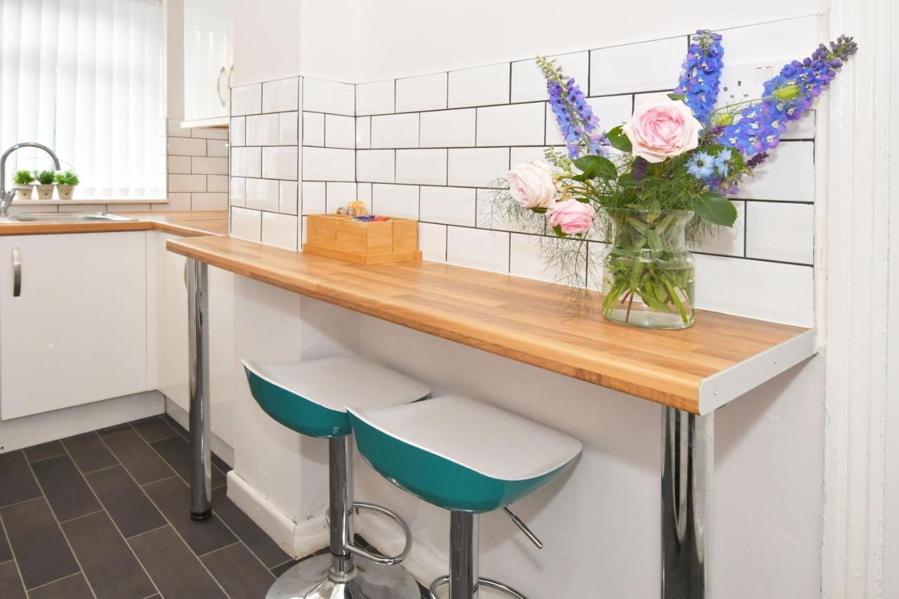 Wistaston House By Yourstays 5 Double Bedrooms And 2 Bathrooms, Great For Groups! Book Now! 克鲁 外观 照片