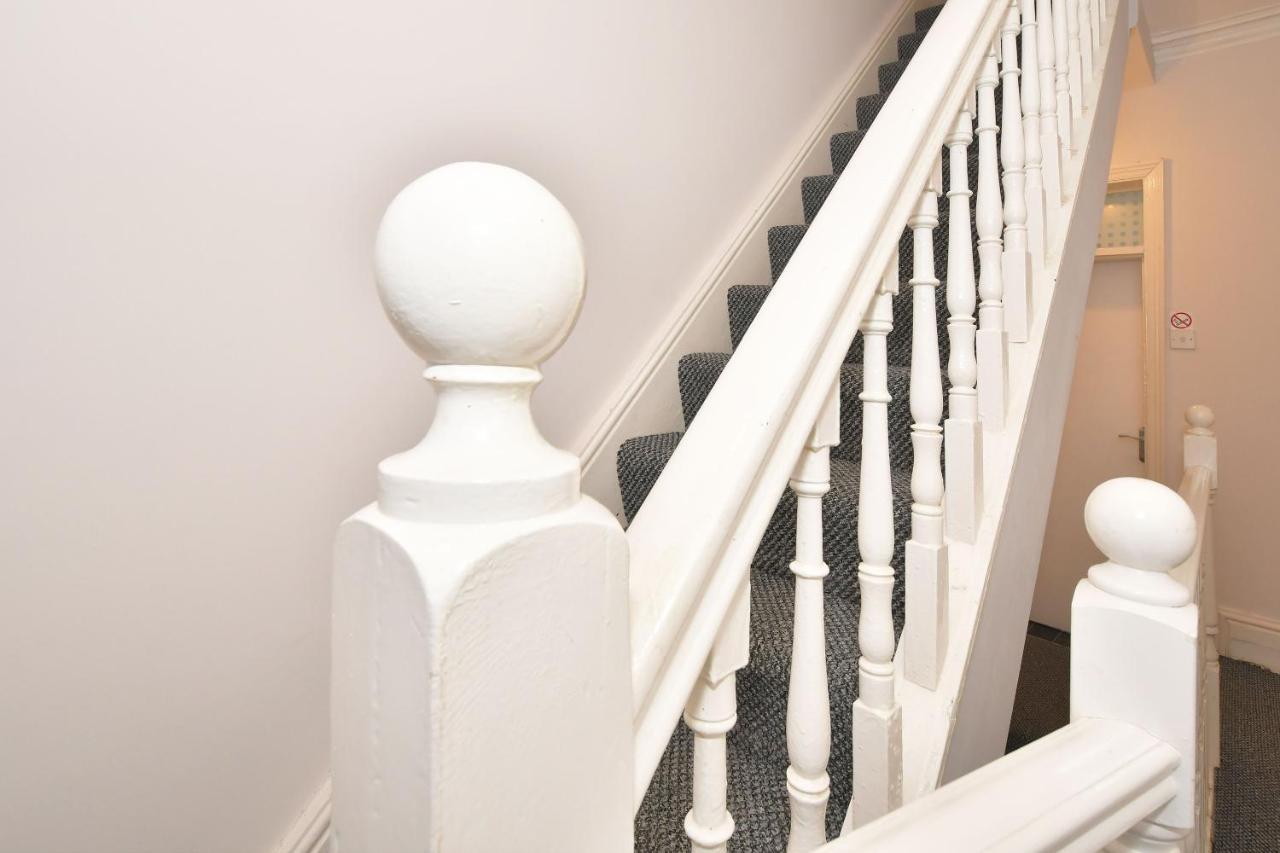 Wistaston House By Yourstays 5 Double Bedrooms And 2 Bathrooms, Great For Groups! Book Now! 克鲁 外观 照片