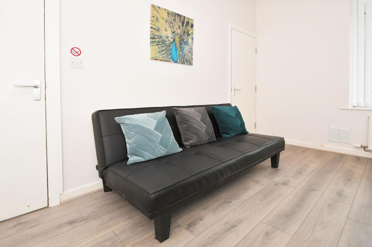 Wistaston House By Yourstays 5 Double Bedrooms And 2 Bathrooms, Great For Groups! Book Now! 克鲁 外观 照片